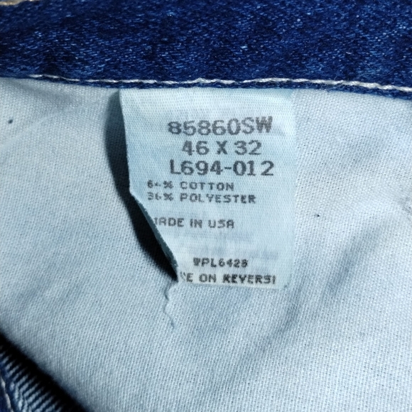 Wrangler Men's Deep Blue Relaxed Jeans - Picture 10 of 10